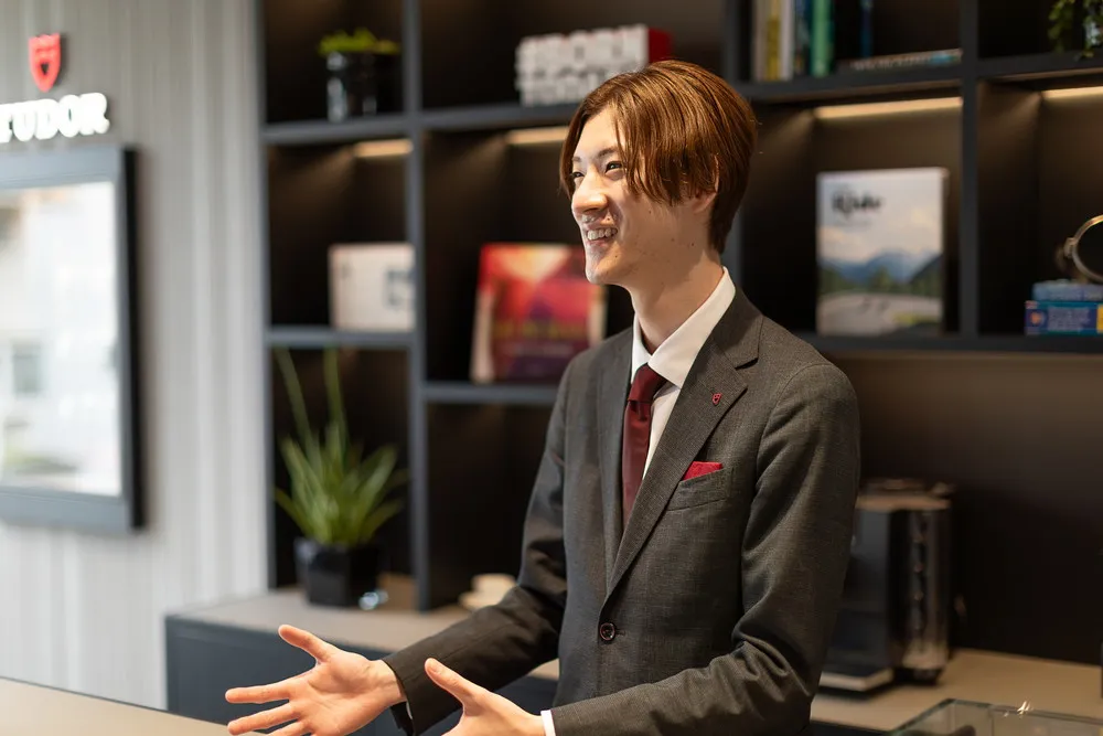 インタビューを受けるSさん